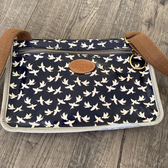 Fossil Crossbody - Picture 5 of 5